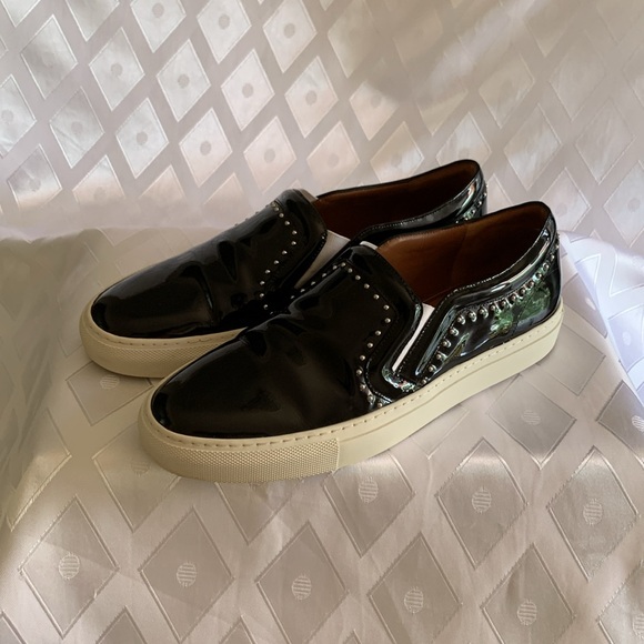AUTHENTIC GIVENCHY black leather with studs SNEAKERS Size 40 Euro - Picture 8 of 10